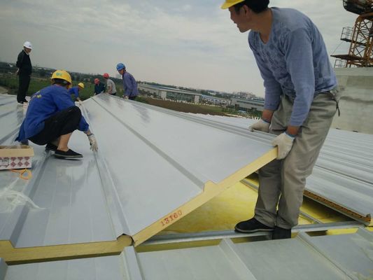 100mm PU Glass Wool Sandwich Roof Panel With Customizable Length And Structure