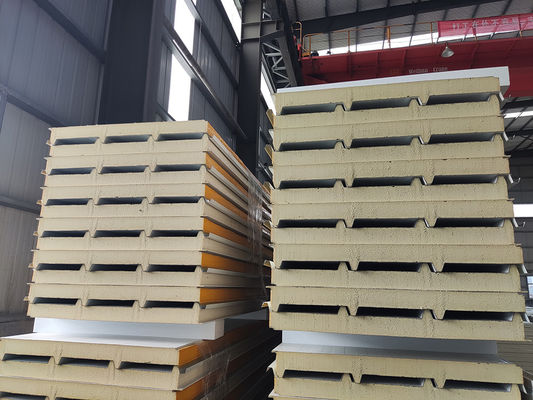 Insulation Waterproof PU Roof Sandwich Panel Various Thicknesses