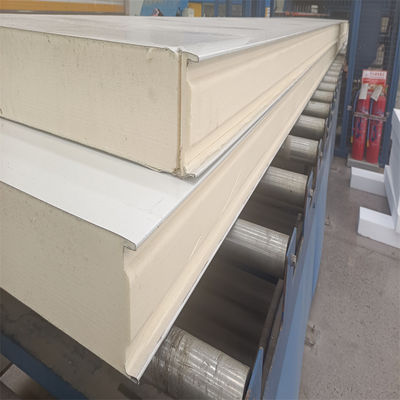 Waterproof Polyurethane Sandwich Panels 45kg/m3 Density Moisture Proof Cold Room Panels