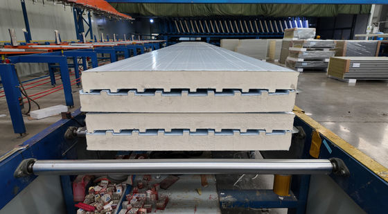 Customized Weatherproof PU Sandwich Roof Panels Great Wall Panels